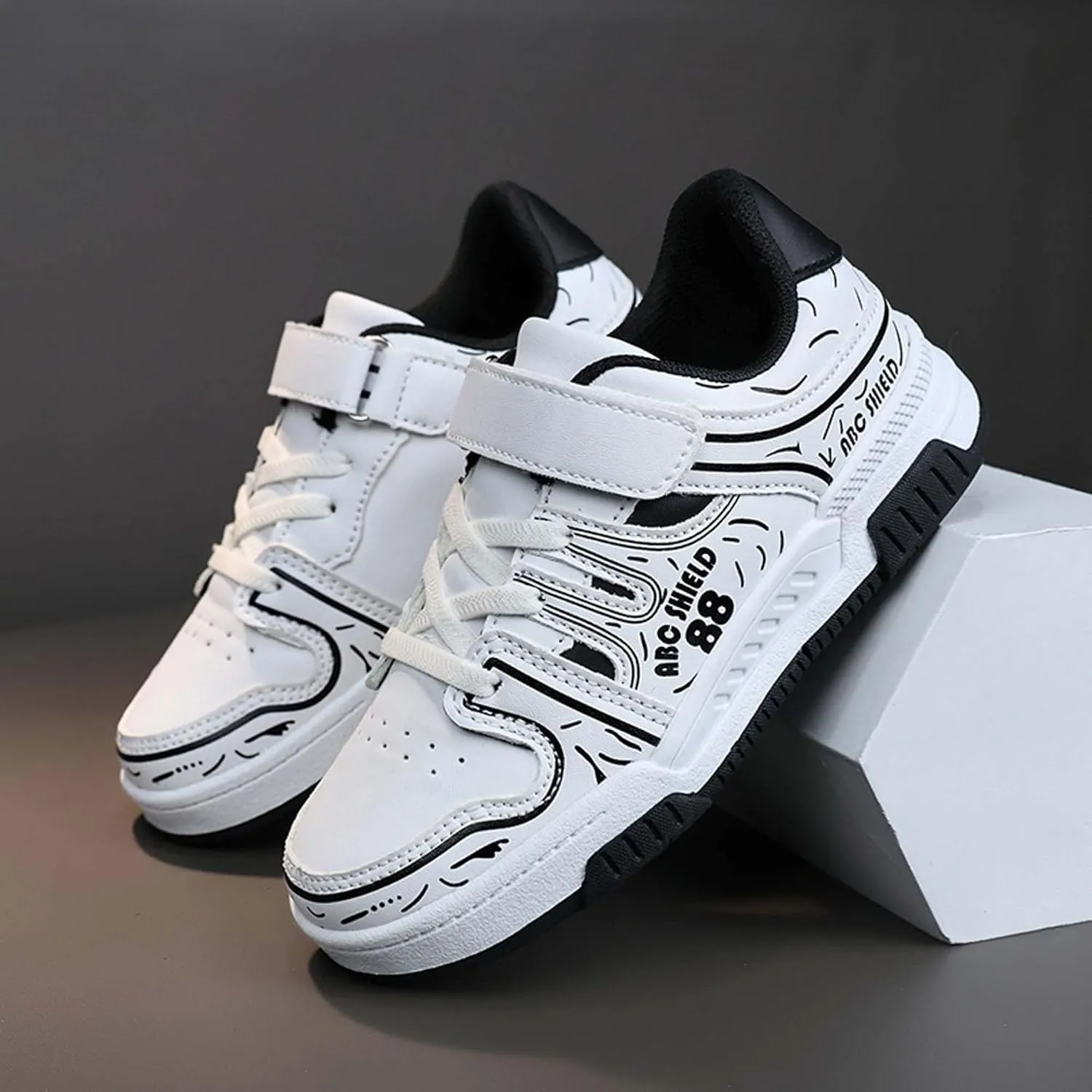 Children's Skateboarding Sneakers Boys Girls Fashion Sneakers Children's Casual Skateboarding Walking Shoes Street Personalized Skateboarding Shoes