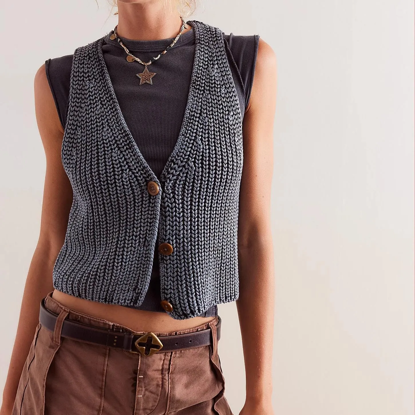 Women Button Up Ribbed Knit Crop Sweater Vest Sleeveless Solid Slim Fit Deep V Neck Cropped Vest Cardigan